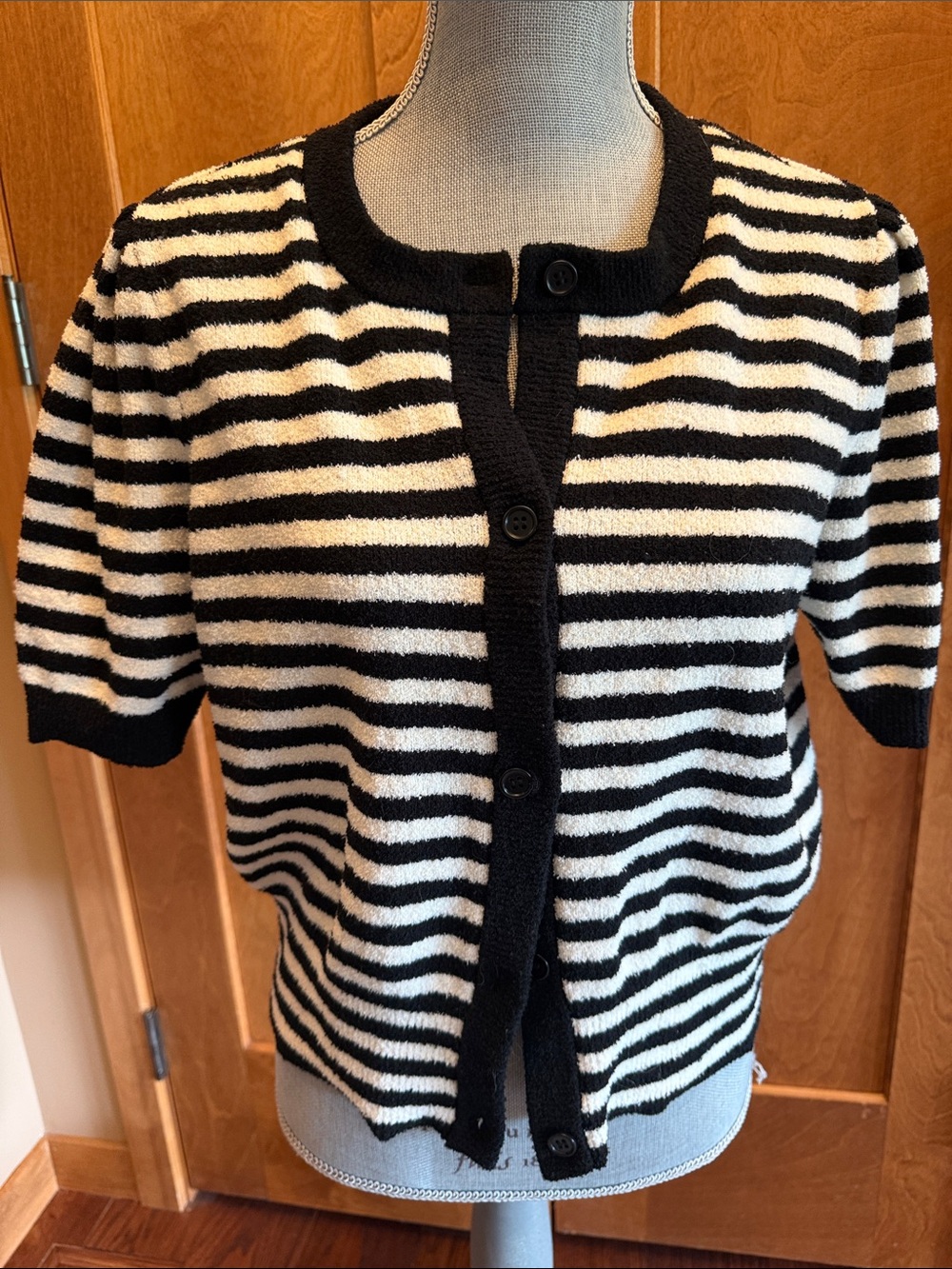 Striped Short-Sleeve Sweater Cardigan in Black and White sz Med